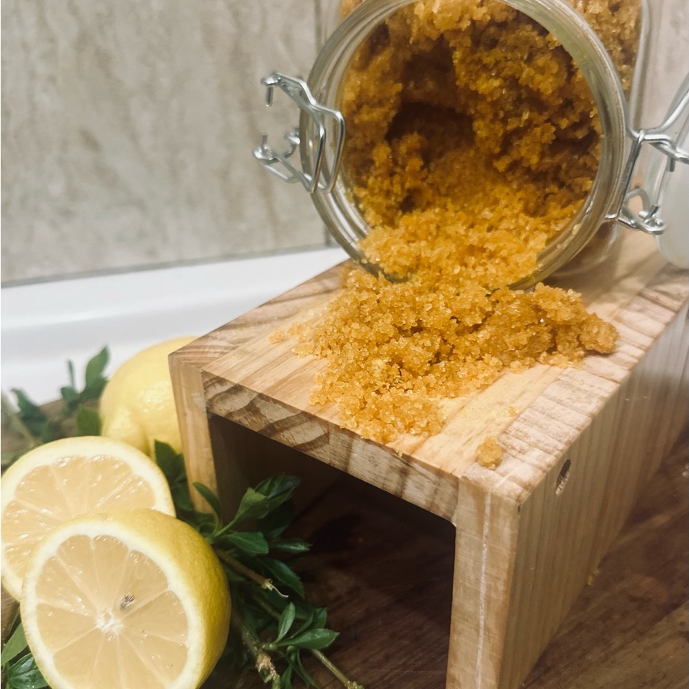 Turmeric Body Scrub - 100% natural.